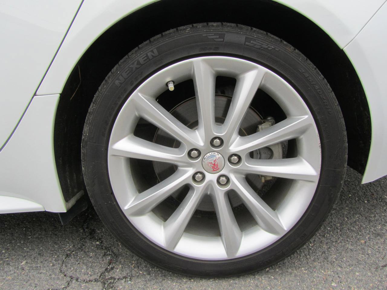 Used 2016 Jaguar XF R-Sport image 26