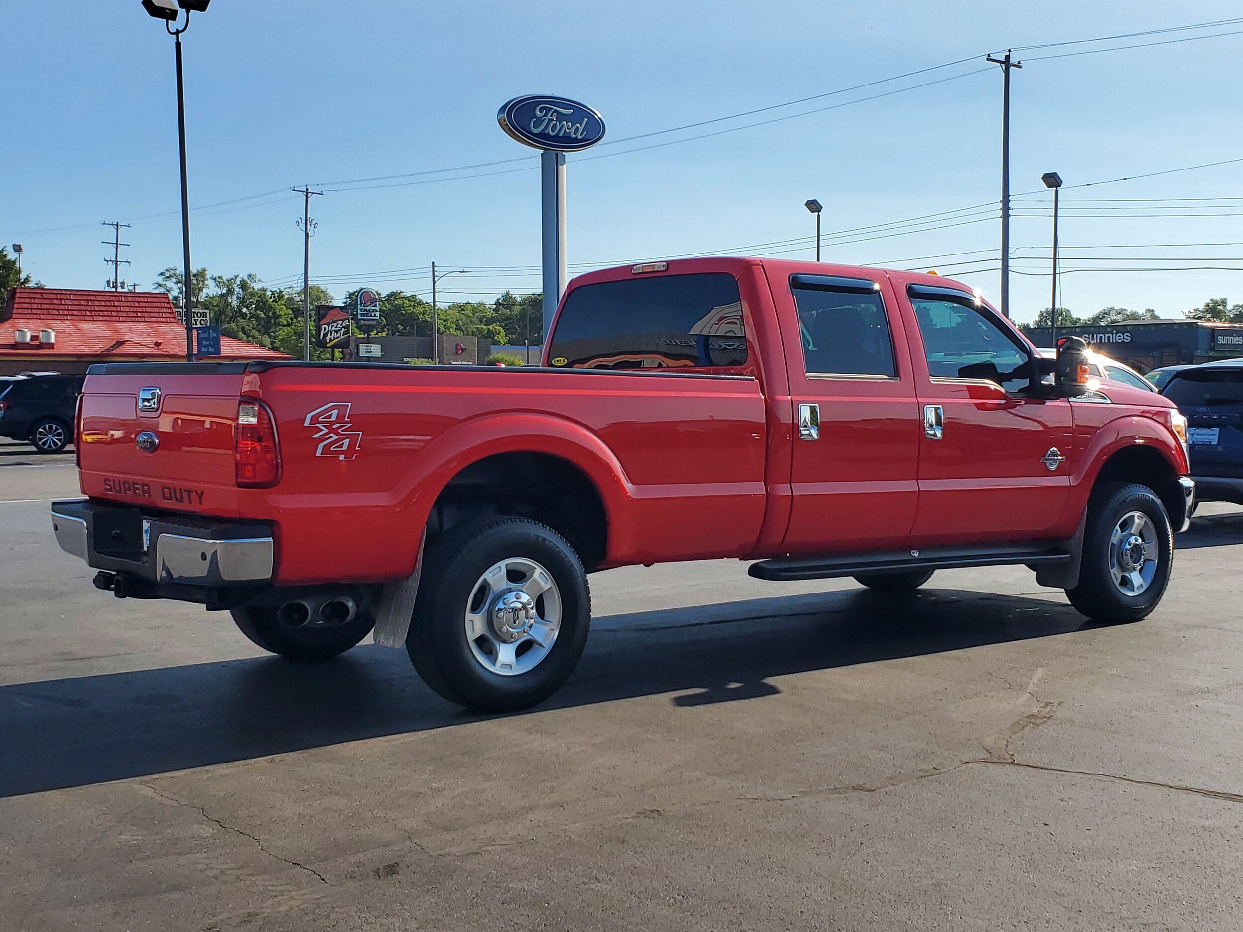 Used 2016 Ford F350 XLT w/ XLT Value Package AWD/4WD image 4