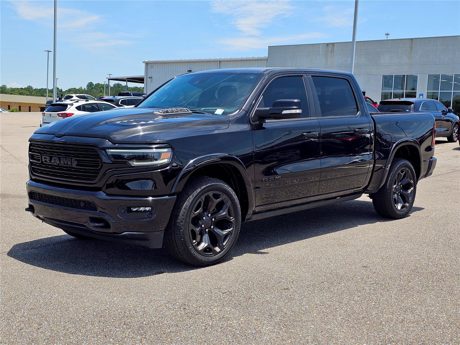 Used 2022 RAM 1500 Limited AWD/4WD image 1