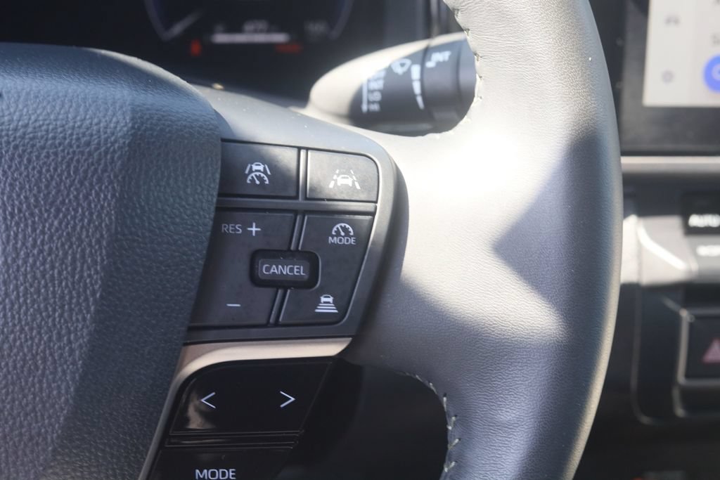 Used 2026 Toyota Corolla LE AWD/4WD image 8