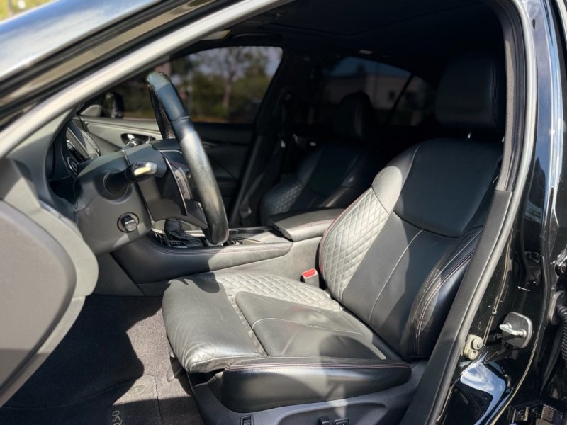 Used 2018 INFINITI Q50 Red Sport 400 w/ Sensory Package (Sport) RWD image 7