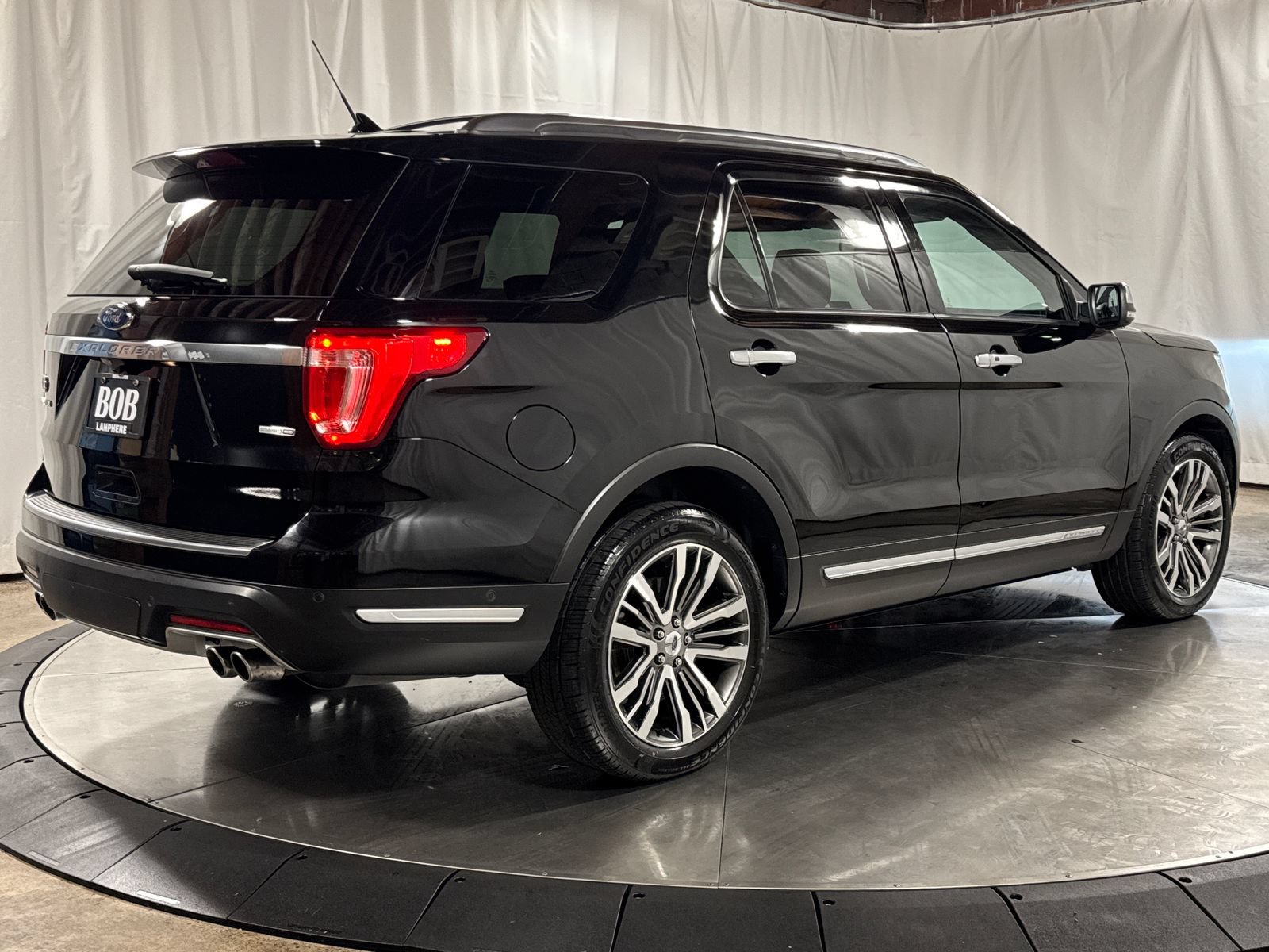 Used 2018 Ford Explorer Platinum AWD/4WD image 10