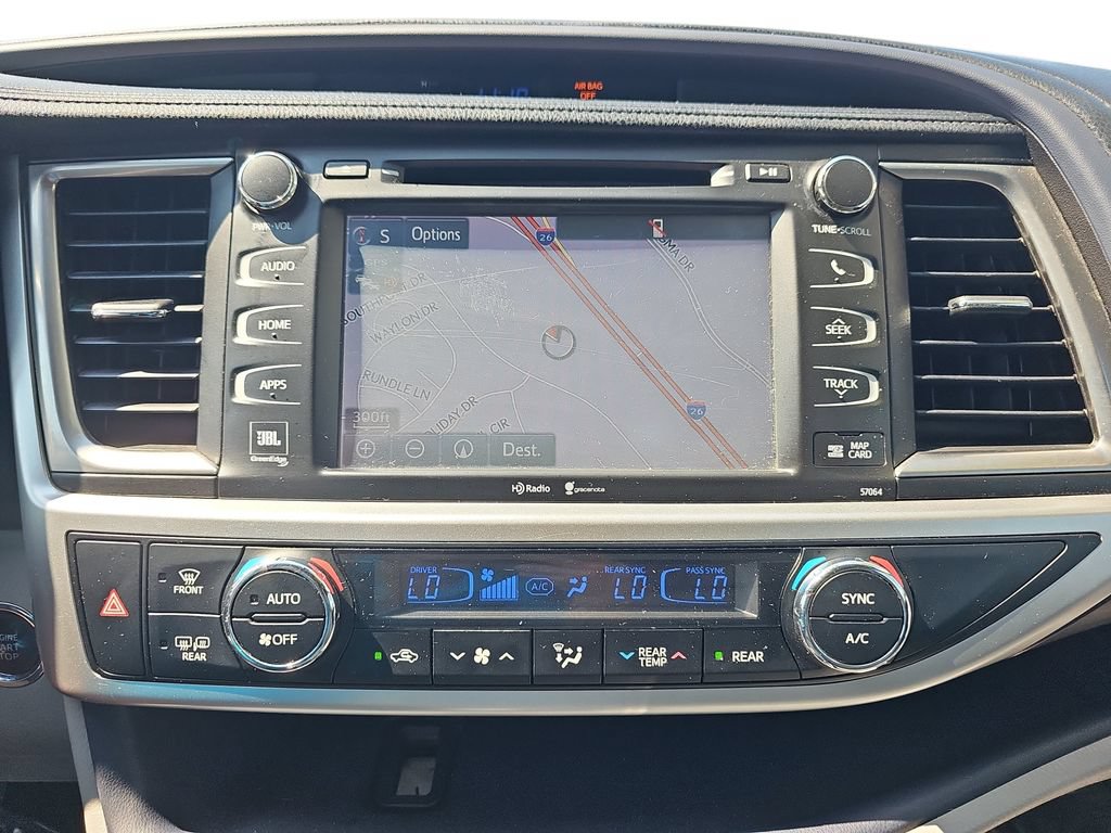 Used 2014 Toyota Highlander Limited Platinum AWD/4WD image 22