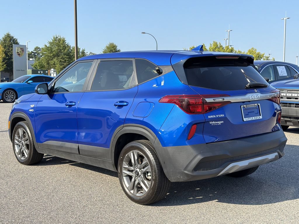 Used 2023 Kia Seltos LX AWD/4WD image 3