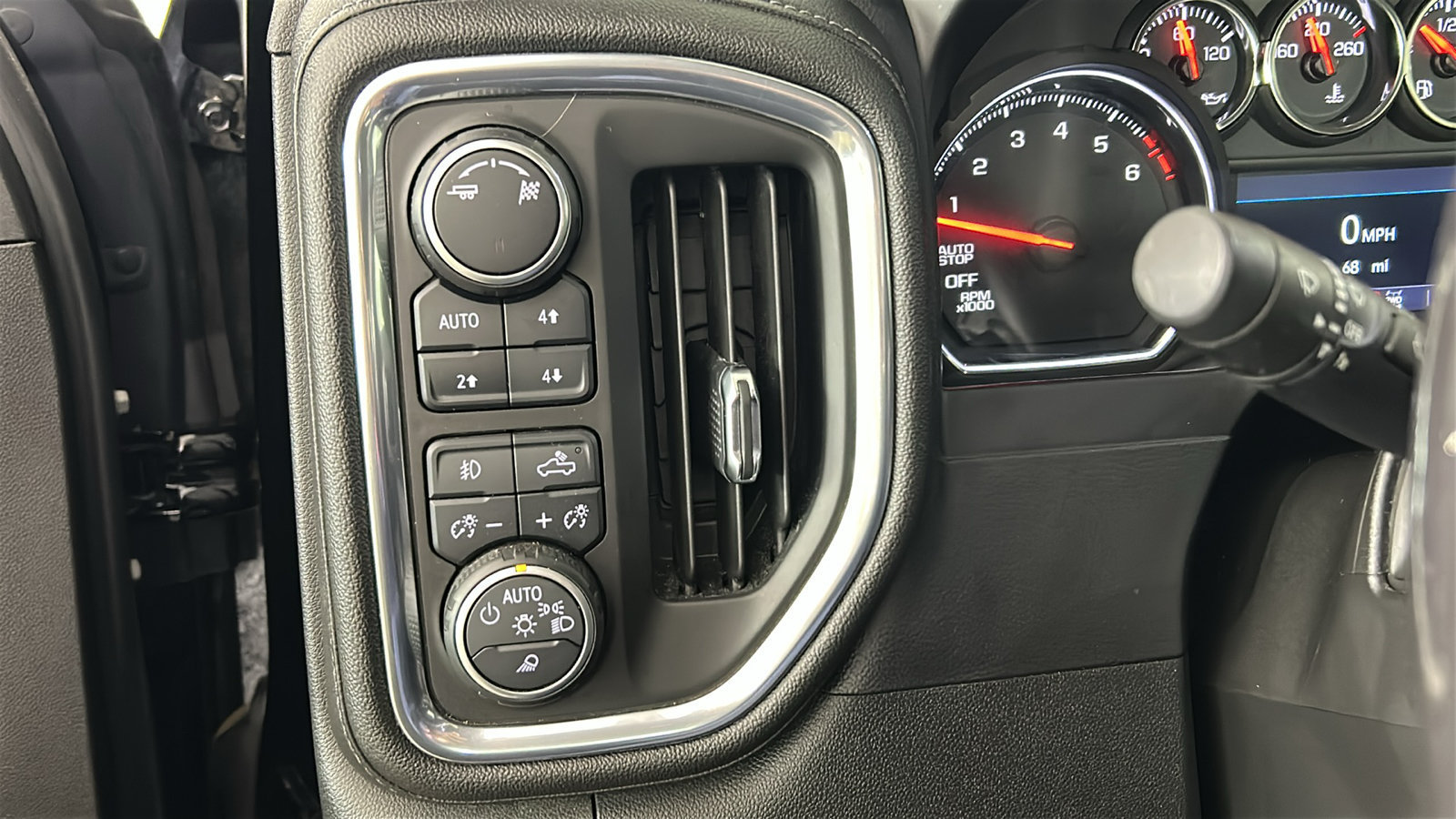 Used 2019 Chevrolet Silverado 1500 LT Trail Boss AWD/4WD image 24