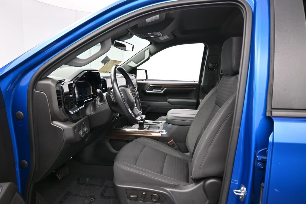 Used 2023 Chevrolet Silverado 1500 LT RWD image 11
