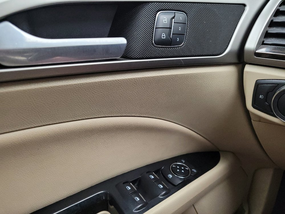 Used 2015 Ford Fusion SE w/ Equipment Group 202A FWD image 27