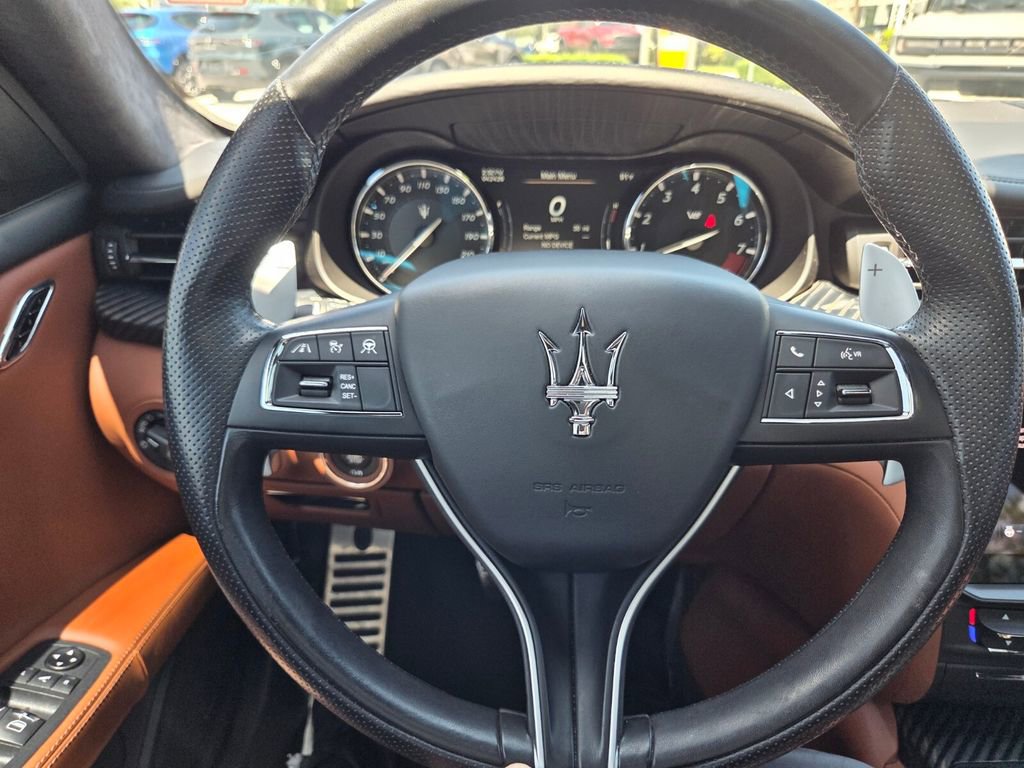 Used 2022 Maserati Quattroporte Trofeo RWD image 17