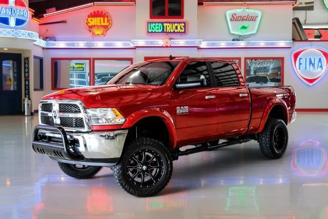 Used 2018 RAM 2500 SLT w/ Cold Weather Group AWD/4WD image 2