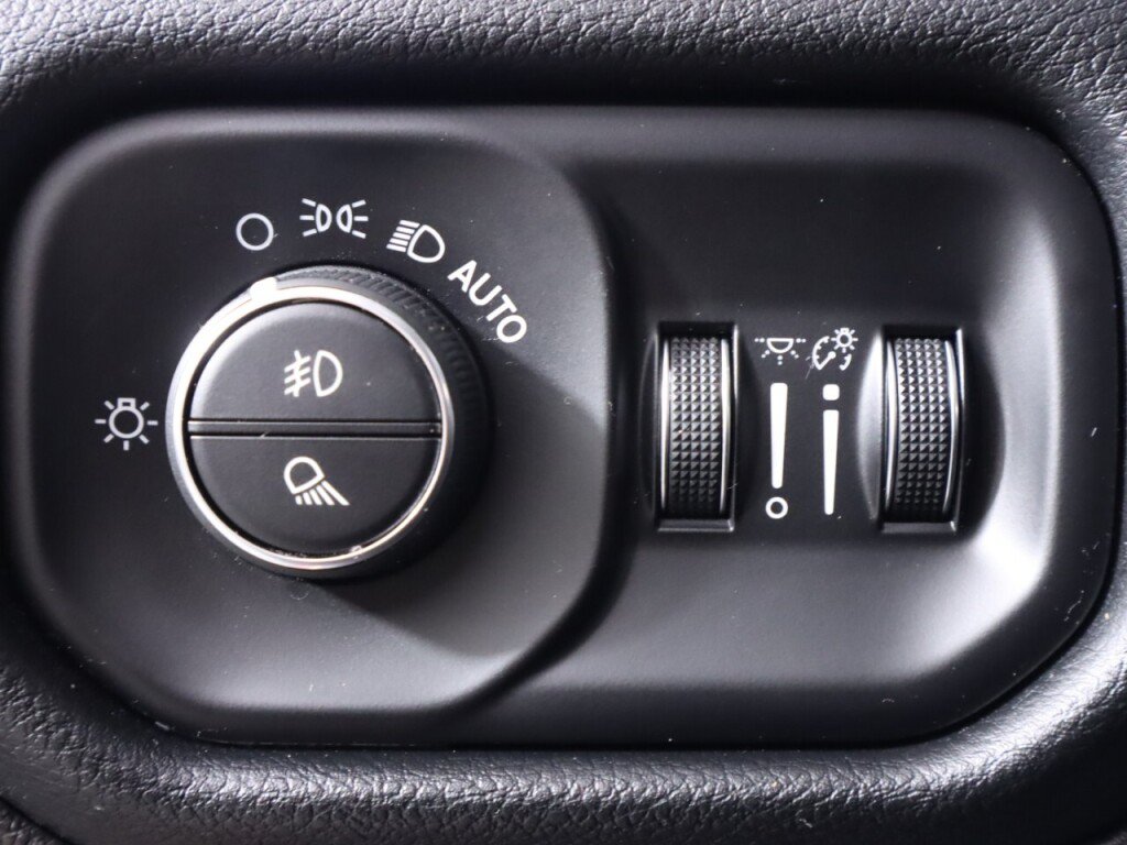 Used 2022 RAM 1500 Laramie AWD/4WD image 10