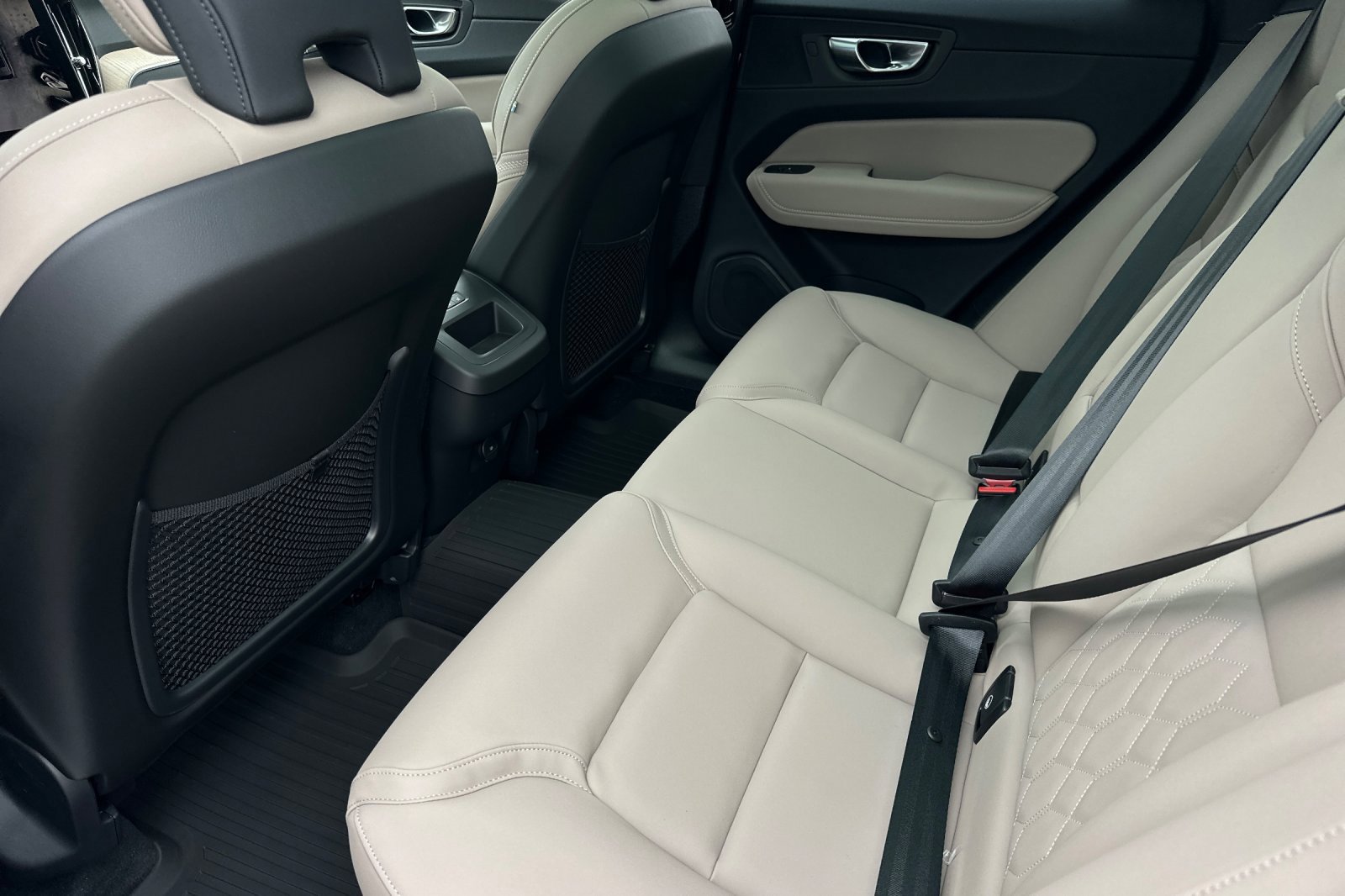 New 2026 Volvo XC60 B5 Plus w/ Protection Package Premier image 11