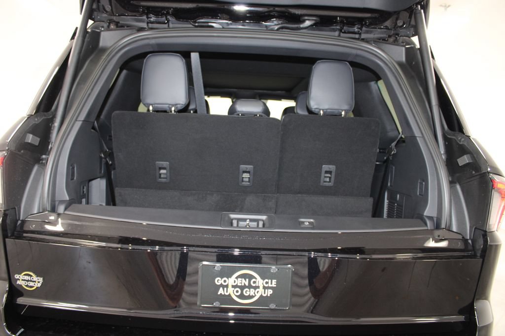 New 2027 Lincoln Navigator Reserve w/ Jet Appearance Package AWD/4WD image 16