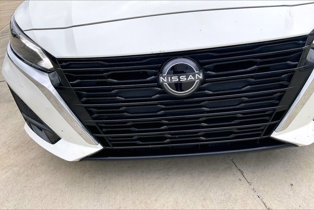 Used 2025 Nissan Altima 2.5 SV image 30