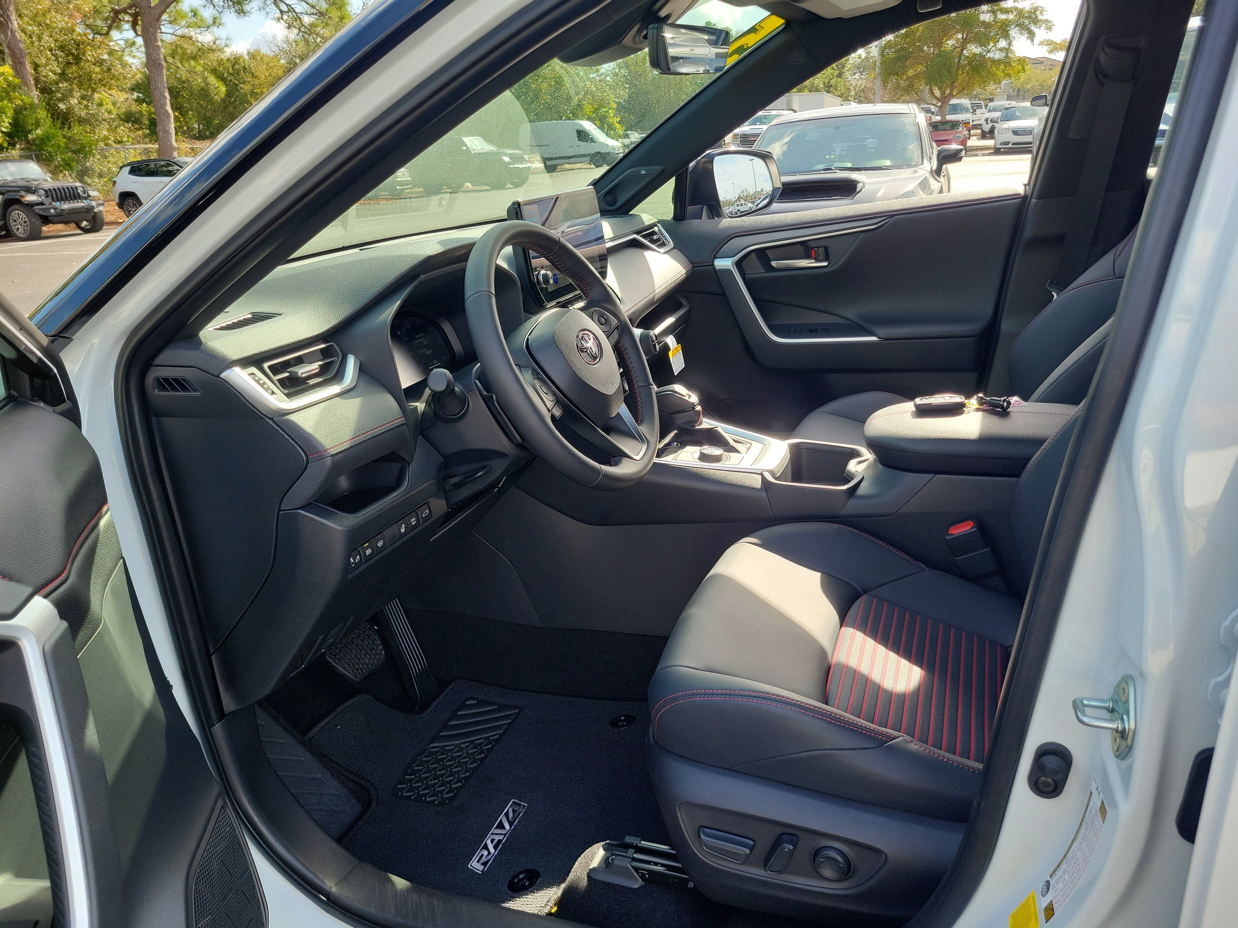 Used 2025 Toyota RAV4 XSE image 21