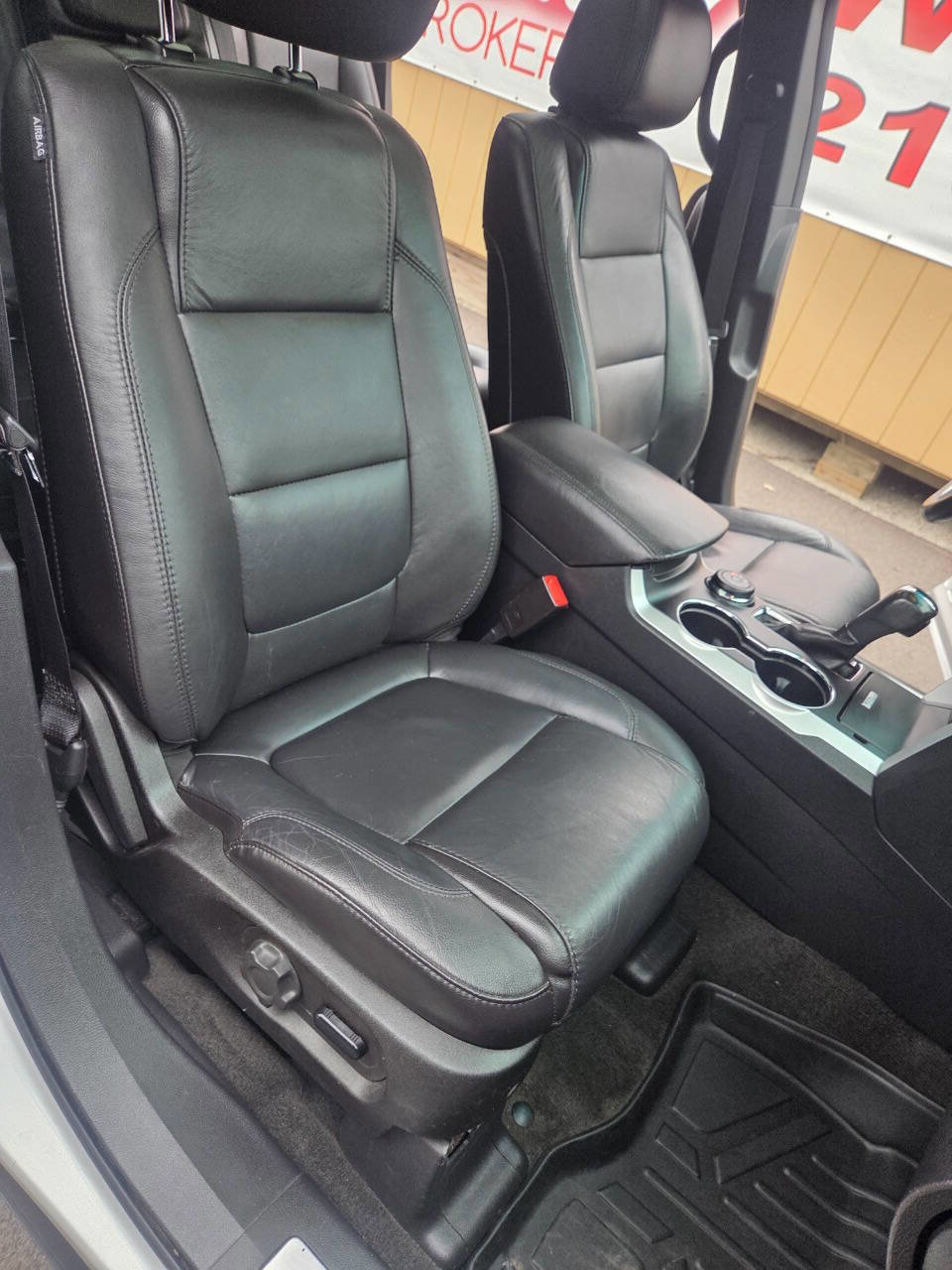 Used 2015 Ford Explorer Limited image 14