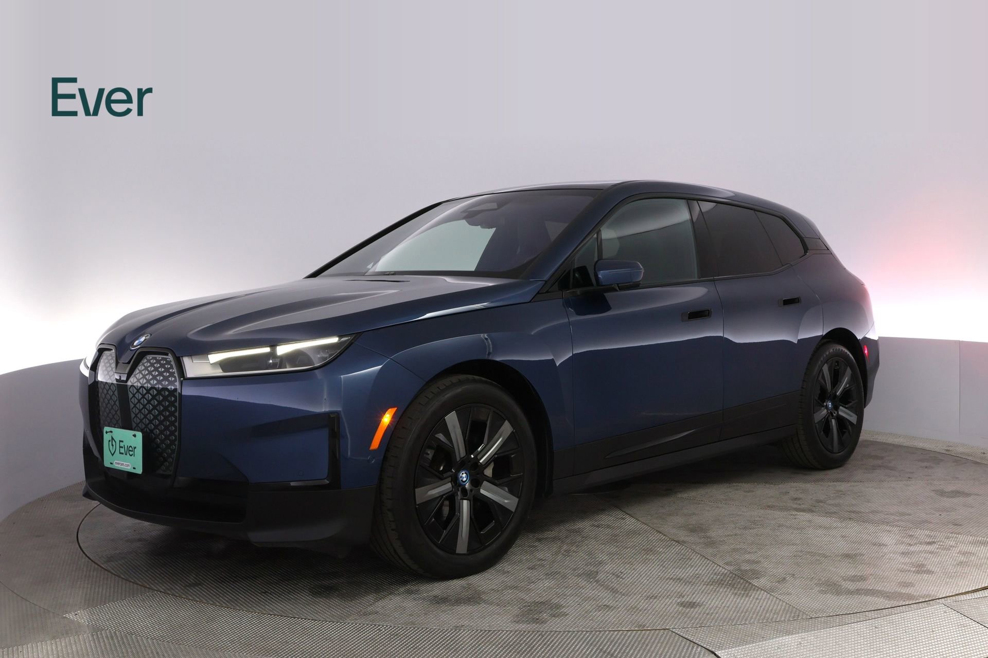 Used 2022 BMW iX xDrive50 w/ Premium Package image 2