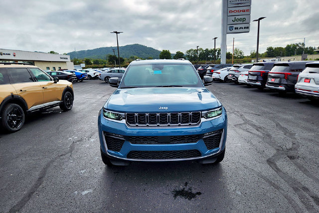 New 2027 Jeep Grand Cherokee L Limited AWD/4WD image 2