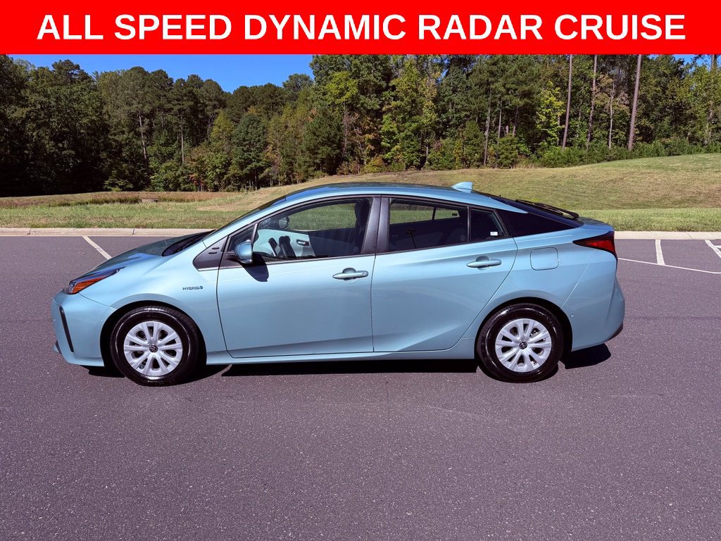 Used 2021 Toyota Prius LE FWD image 4