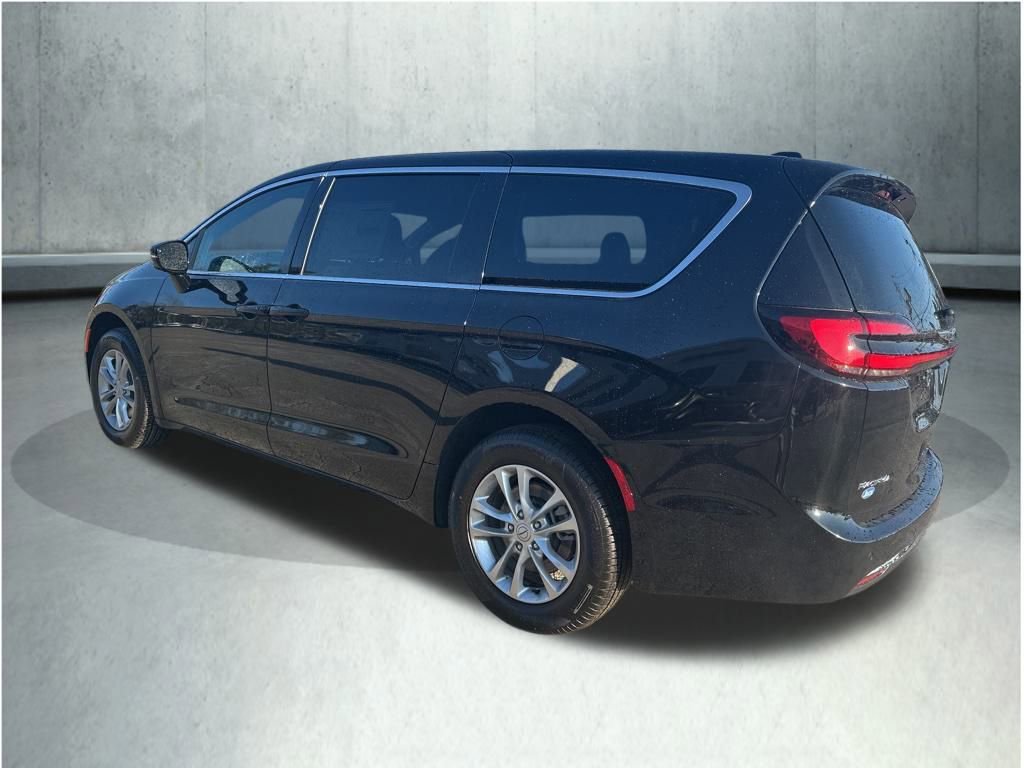 New 2026 Chrysler Pacifica Select image 5