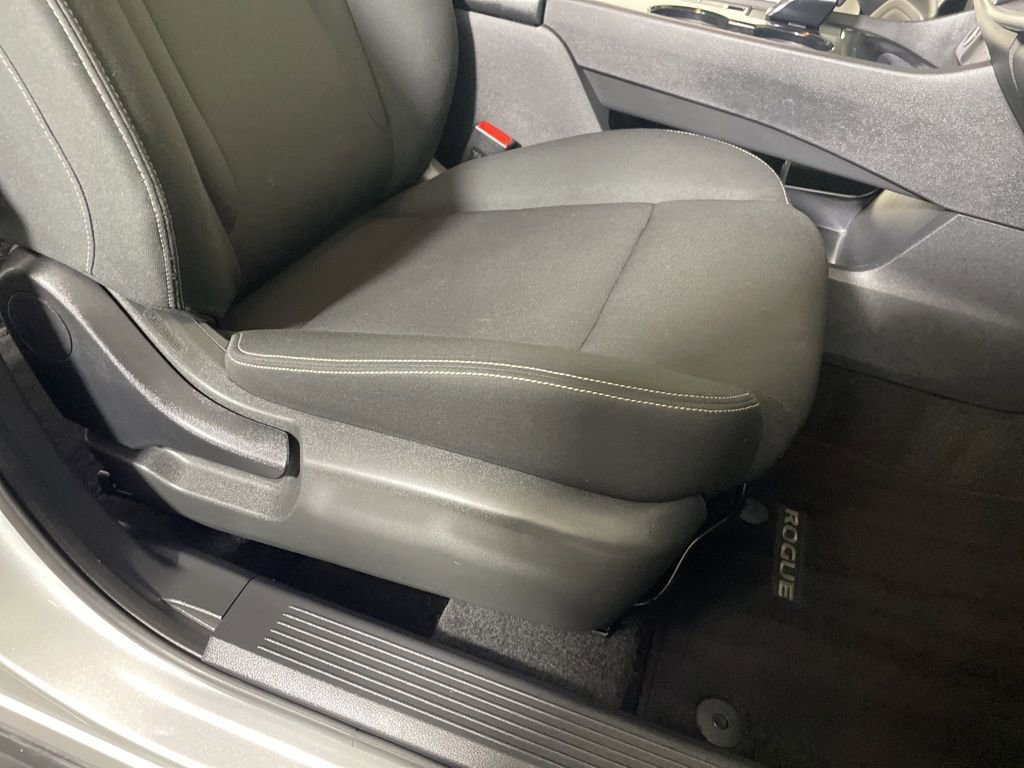 Used 2024 Nissan Rogue S FWD image 23