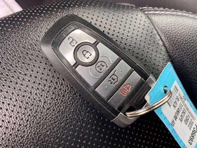 Used 2022 Ford Escape Titanium AWD/4WD image 25