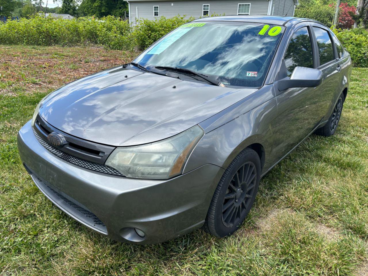 Used 2010 Ford Focus SES FWD image 1