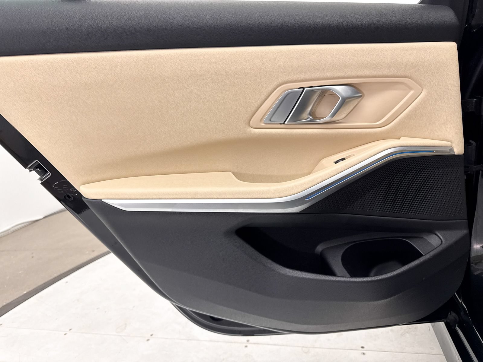 Used 2023 BMW 330e RWD image 29