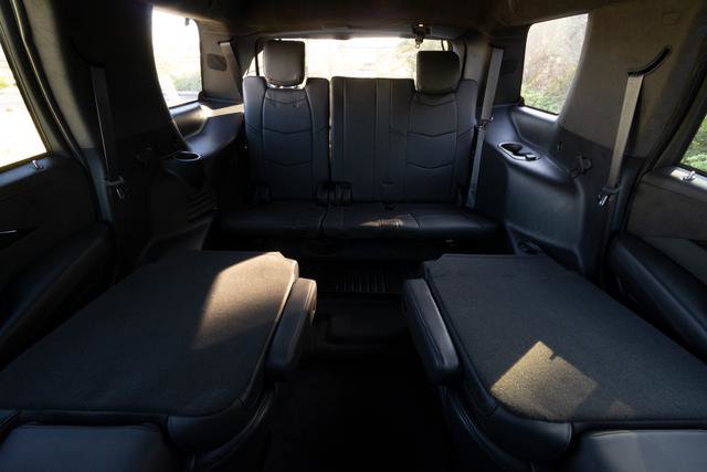 Used 2020 Cadillac Escalade Platinum image 29