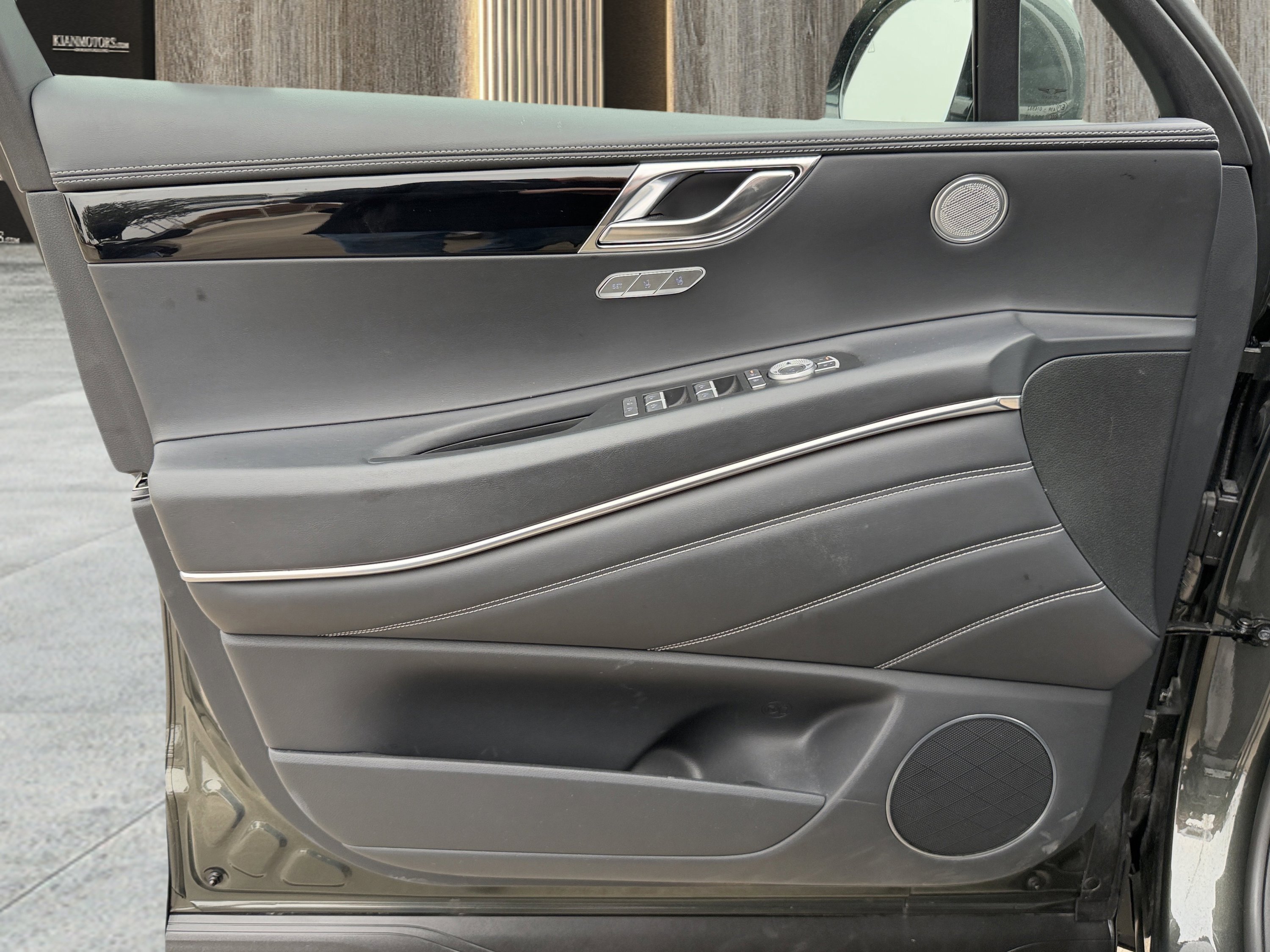 Used 2025 Genesis GV80 2.5T Standard AWD/4WD image 20