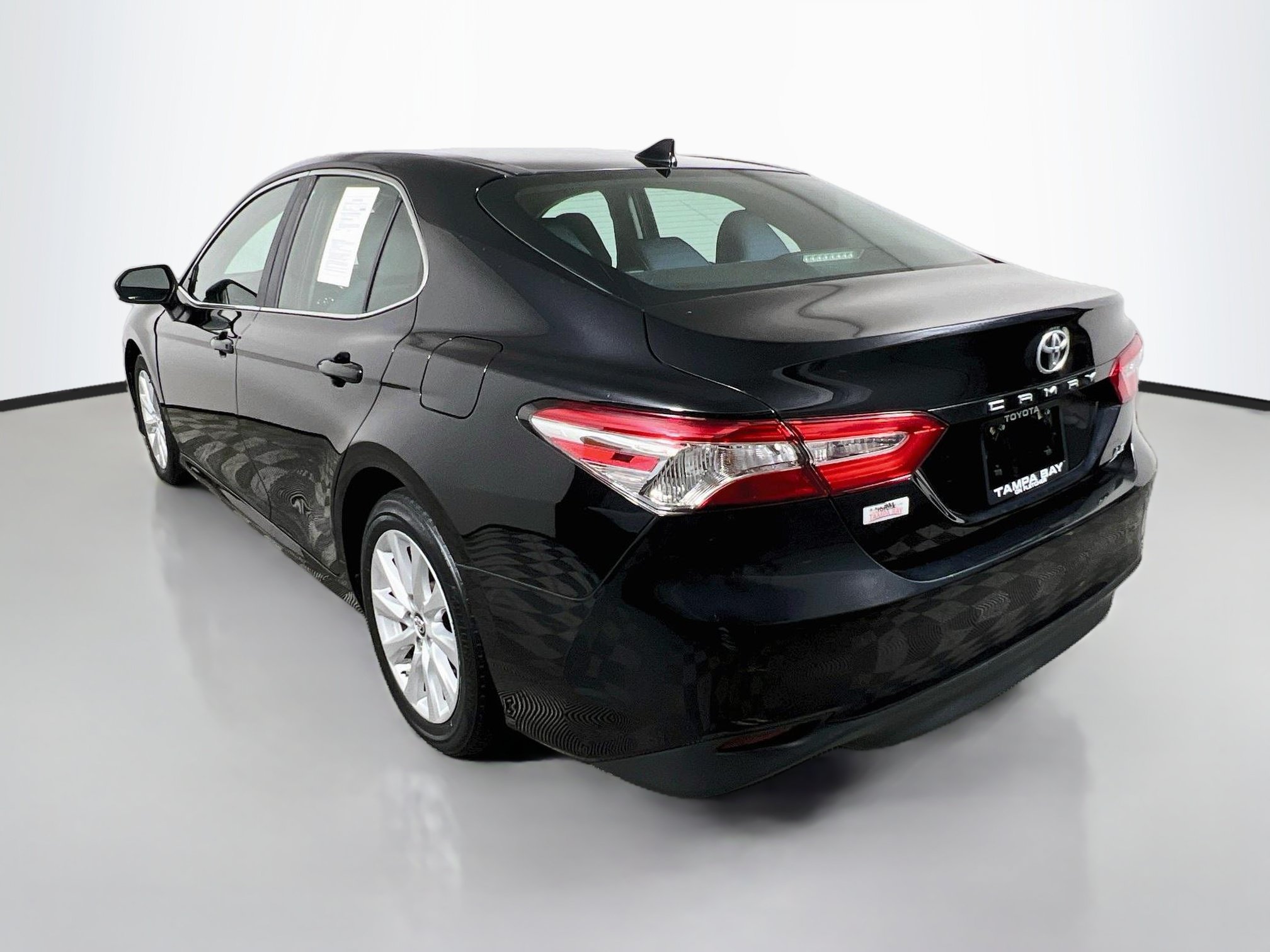 Used 2019 Toyota Camry LE FWD image 8