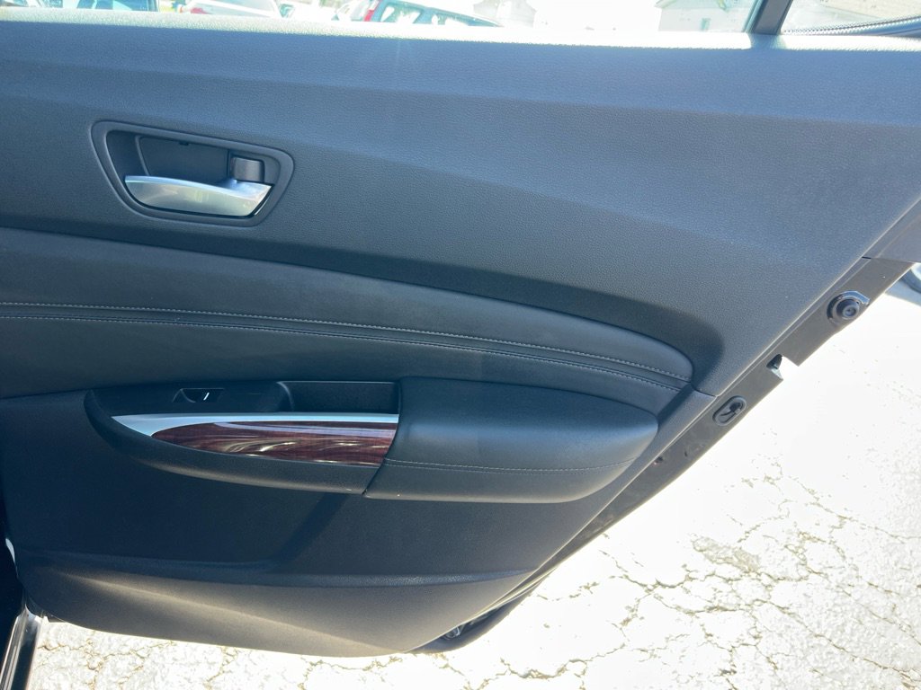 Used 2015 Acura TLX image 15