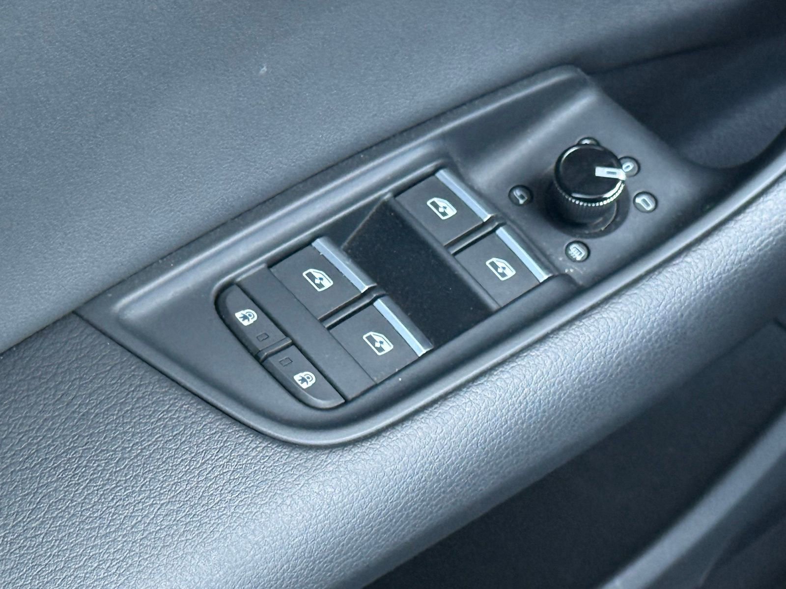 Used 2021 Audi Q8 Prestige w/ Prestige Package AWD/4WD image 39