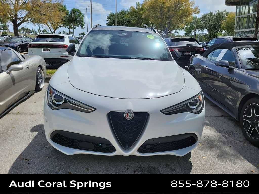Used 2019 Alfa Romeo Stelvio Ti w/ Nero Edizione image 7