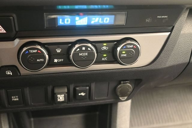 Used 2023 Toyota Tacoma SR5 AWD/4WD image 12