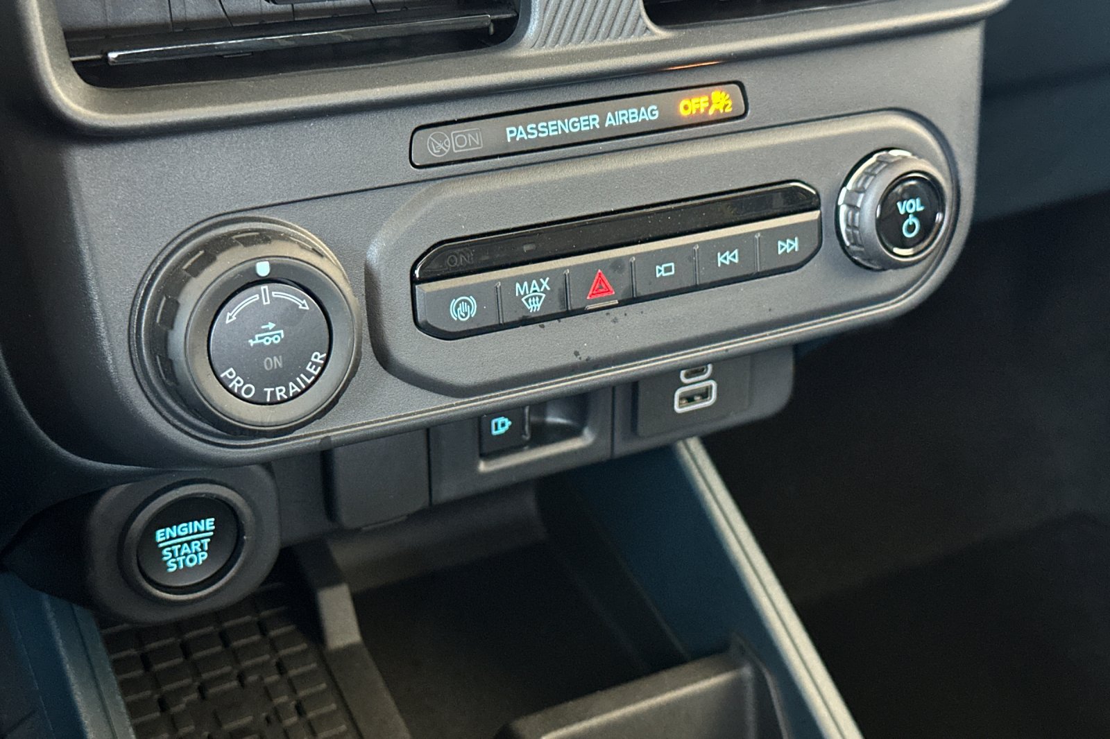 New 2025 Ford Maverick Lobo AWD/4WD image 19