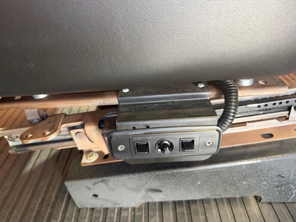 Used 2012 Ford E-250 and Econoline 250 w/ Premium Van Group image 19