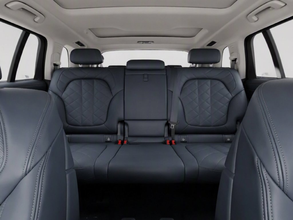 Certified 2025 BMW X7 xDrive40i AWD/4WD image 31