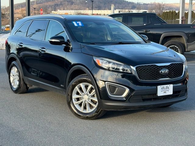 Used 2017 Kia Sorento LX w/ LX Convenience Package