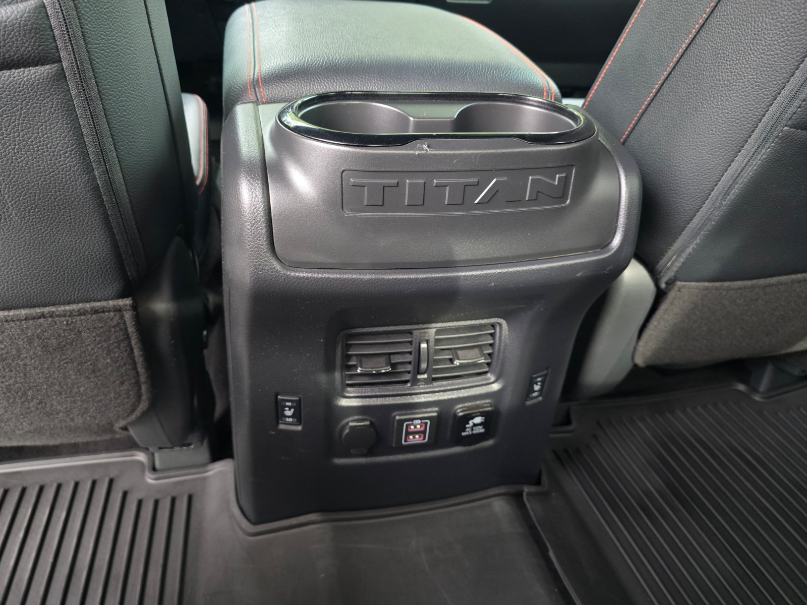 Used 2024 Nissan Titan PRO-4X w/ Pro-4x Convenience Package AWD/4WD image 26