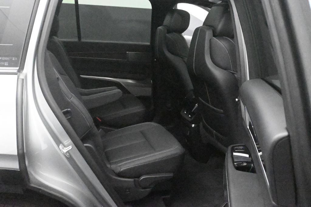 Used 2026 Cadillac Vistiq Luxury w/ LPO, Floor Liner Package AWD/4WD image 12