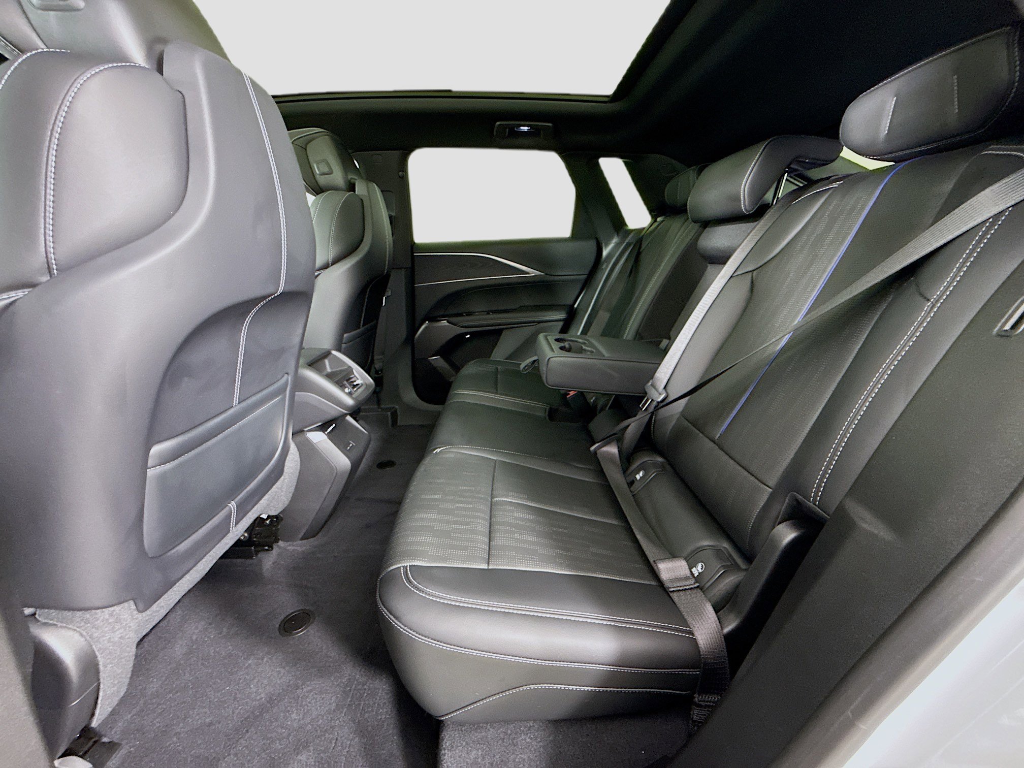 Used 2025 Cadillac Lyriq Sport image 26