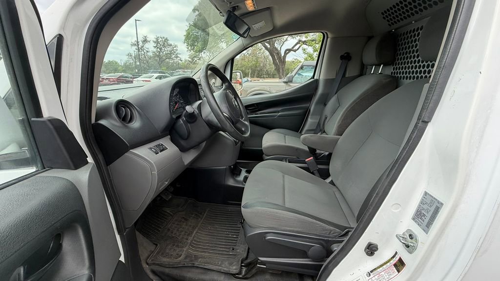Used 2017 Nissan NV200 SV image 9