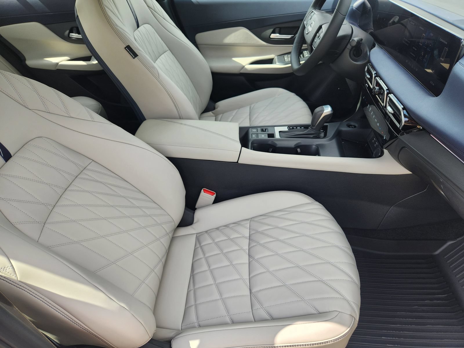 New 2026 Nissan Sentra SL w/ Floor Mat Package FWD image 13