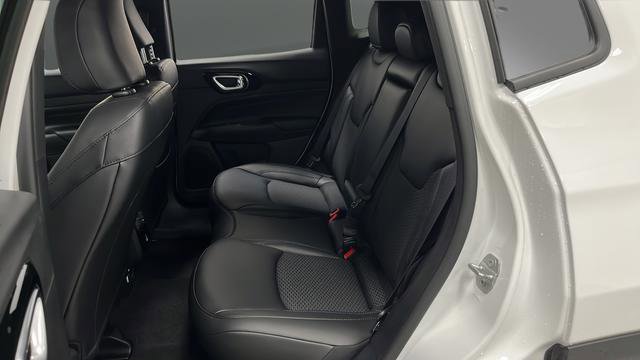 New 2026 Jeep Compass Latitude AWD/4WD image 23