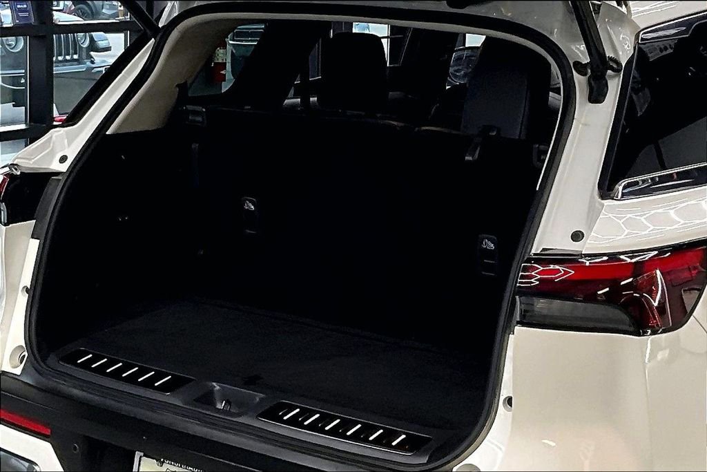 Used 2023 INFINITI QX60 Sensory w/ Vision Package image 24