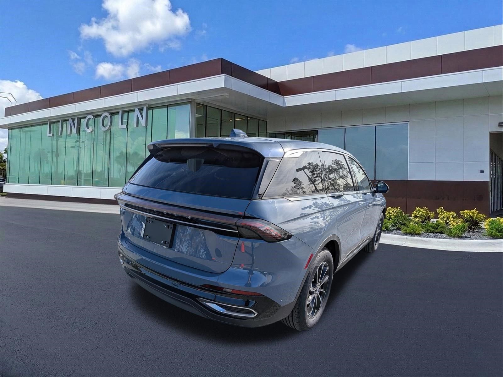 New 2026 Lincoln Nautilus Premier image 5