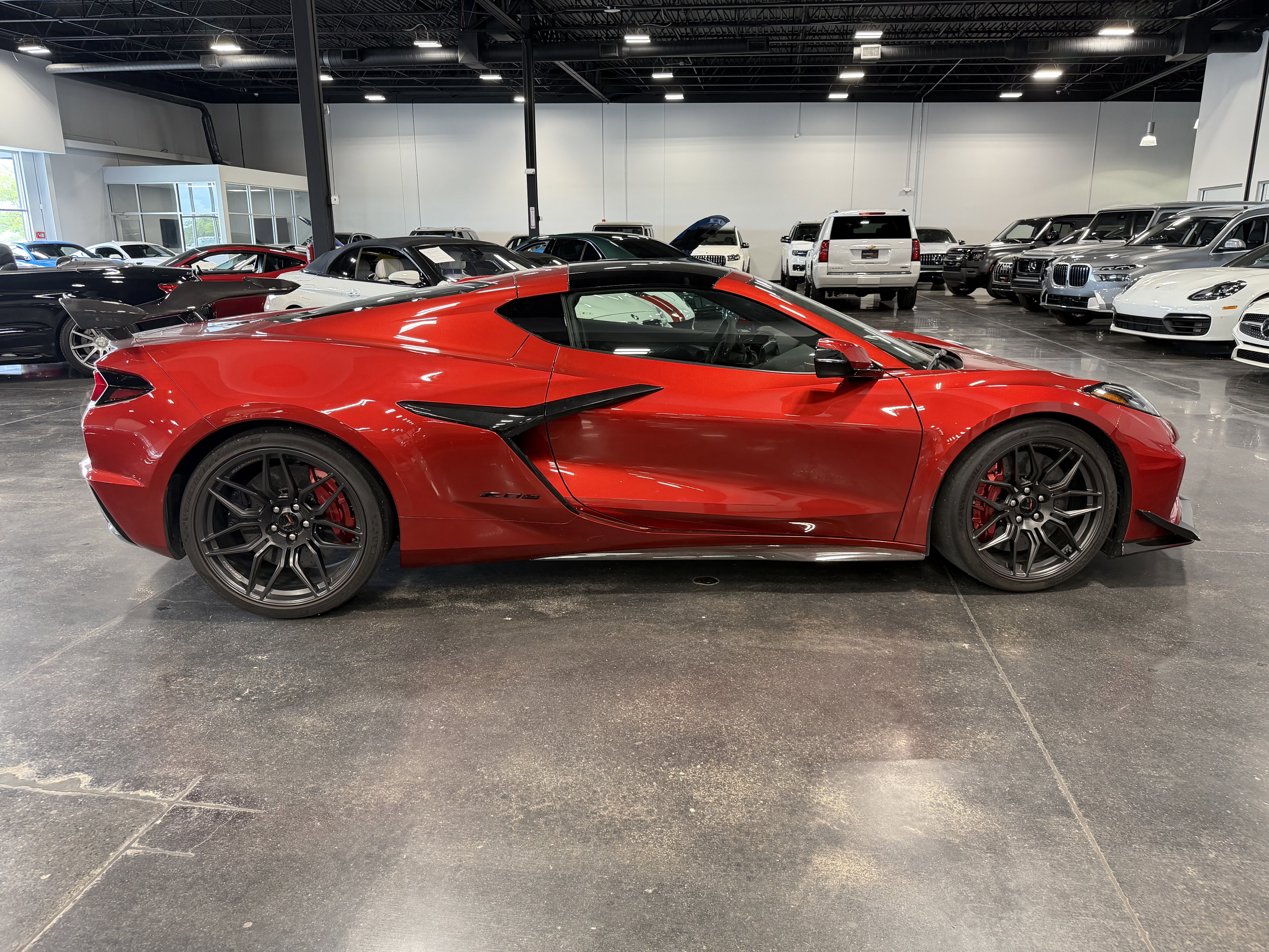 Used 2024 Chevrolet Corvette Z06 w/ Z07 Performance Package RWD image 2