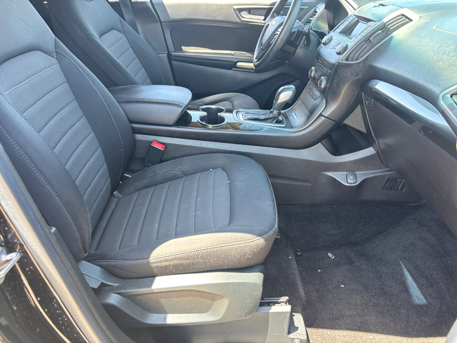 Used 2017 Ford Edge SE FWD image 19