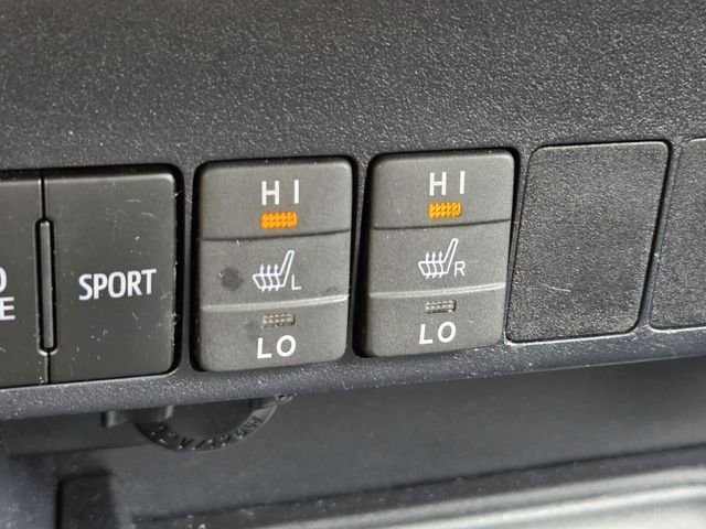 Used 2018 Toyota RAV4 XLE image 23