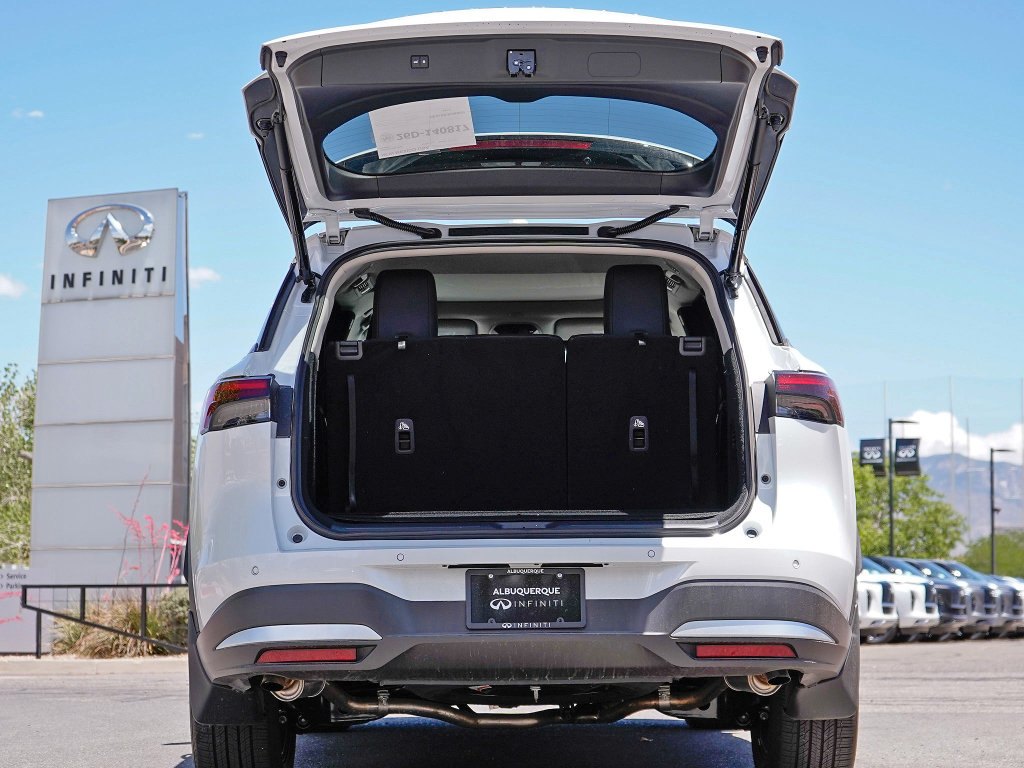 Certified 2026 INFINITI QX60 Luxe w/ Cargo Package AWD/4WD image 10